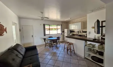 Apartamento com 3 quartos, 1 suíte e 96m² privativos em Canasvieiras, Florianópolis