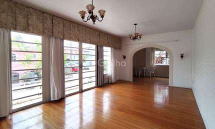 Casa de 332m² com 5 quartos sendo 1 suíte em Itaguaçu
