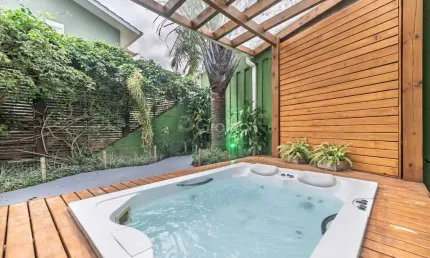 Casa de 137m² com 3 quartos sendo 1 suíte na Barra da Lagoa