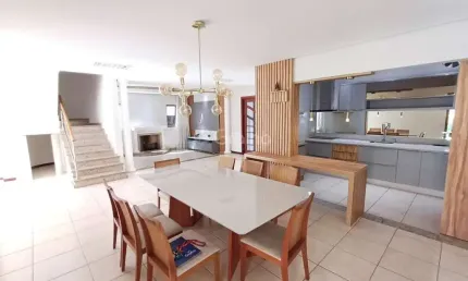 Casa Residencial de 238 m² com 2 quartos sendo 2 suítes no bairro Flor de Nápolis em São José