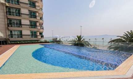 Apartamento com 4 suítes e 316m² privativos na Beira-Mar Norte, Florianópolis