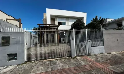 Casa com 3 quartos no bairro Campeche em Florianópolis SC