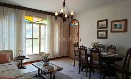 Casa Residencial de 140m² com 3 quartos na Trindade