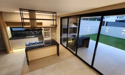 Casa alto padrão em condomínio fechado em São João do Rio Vermelho, Florianópolis
