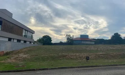 Terreno em condomínio fechado à venda na Rodovia Haroldo Soares Glavan, --, Cacupé, Florianópolis