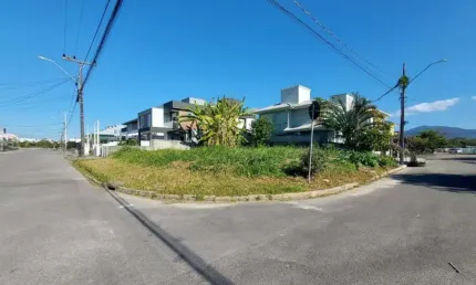 Terreno com 300 m2 no bairro campeche em florianópolis - sc