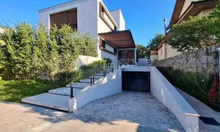 Casa com 4 quartos no bairro Rio Tavares, Florianópolis  SC