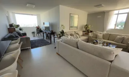 Apartamento de 202m² com 4 quartos sendo 3 suítes no centro