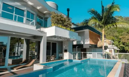 Casa de 350m² com 3 suítes em Santo Antônio de Lisboa