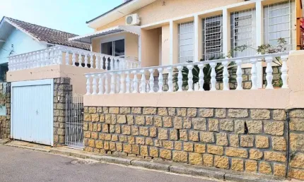 Casa com 3 quartos no bairro Centro em Florianópolis