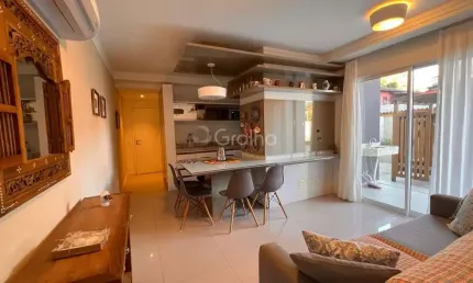Apartamento de 124m² com 2 quartos sendo 1 suíte na Carvoeira