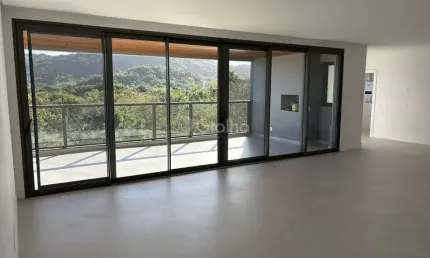 Apartamento com 3 suítes e 230m² privativos em Jurerê Internacional, Florianópolis