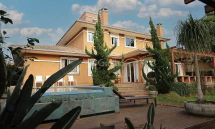 Casa residencial de 289m² com 3 quartos no canto da lagoa