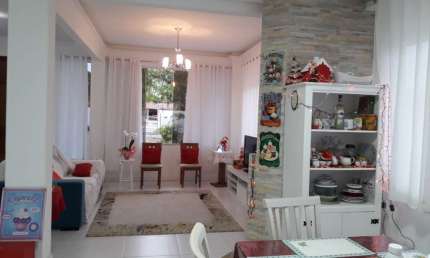 Casa Residencial de 3 dorms no bairro Ingleses Do Rio Vermelho