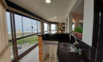 Cobertura de 4 dorms no bairro Ingleses Do Rio Vermelho