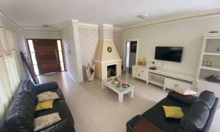 Casa Residencial de 4 dorms no bairro Ingleses Do Rio Vermelho