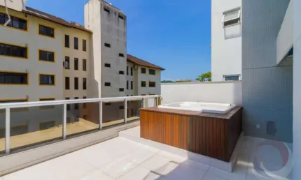 Apartamento de 108m² com 2 quartos sendo 1 suíte no Saco Grande