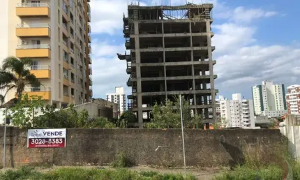 Terreno à venda na Rua Saldanha da Gama, --, Barreiros, São José