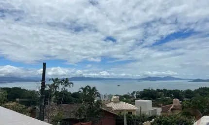 Casa com 4 quartos à venda na Rua das Embaúbas, --, Centro, Florianópolis