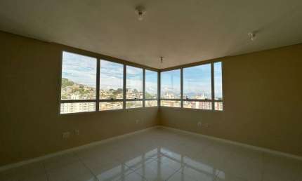 Sala comercial à venda na Rua Idalina Pereira dos Santos, --, Agronômica, Florianópolis