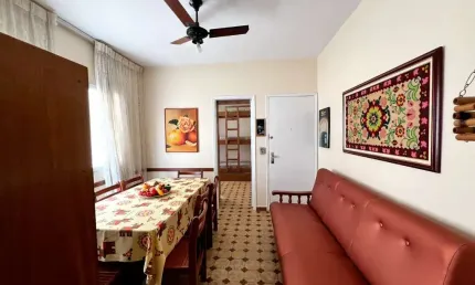 Oucura, loucura. excelente apartamento no canto do forte, de 02 dormitórios.