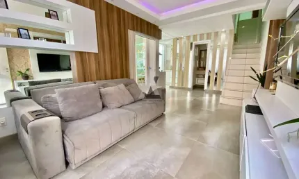Casa com 3 quartos à venda no Centro, Camboriú 