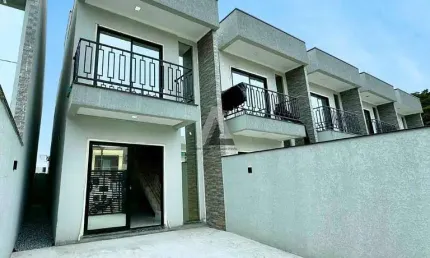 Casa com 3 quartos à venda no Rio Pequeno, Camboriú 