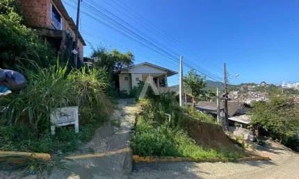 Terreno à venda no Monte Alegre, Camboriú 