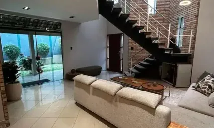 Sobrado alto padrão  3 dormitórios sendo 1 suíte  295m²  R$1.537.000,00 - Jordanópolis - São Bernardo do Campo/SP