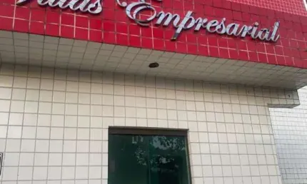 Sala Comercial em Vilas do Atlantico  100m² , próximo ao G barbosa ,com 1 vaga de garagem mezanino e 2 banheiros.