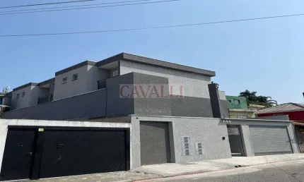 Lindos sobrados novos, fino acabamento em condomínio fechado.