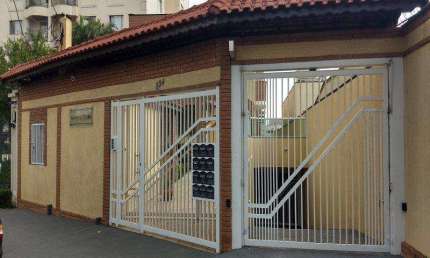 Sobrado em condomínio fechado, próximo ao metrô Vila Matilde