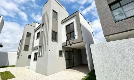 Sobrado com 3 dormitórios à venda, 134 m² por R$ 670.000,00 - Novo Mundo - Curitiba/PR