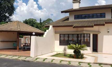Casa em condomínio fechado com 3 quartos para alugar na Rua Lamartine Fagundes, 770, Jardim Siriema, Atibaia, 180 m2 por R$ 6.500