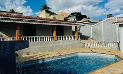 Casa em condomínio fechado com 3 quartos para alugar na Rua Agenor Loriano Filho, 210, Jardim Shangri-Lá, Atibaia, 240 m2 por R$ 6.800