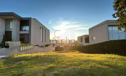 Terreno em condomínio fechado à venda na Dos Itapiúnas, 17, Alphaville, Santana de Parnaíba por R$ 3.890.000