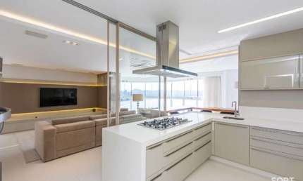 Apartamento no Edifício Ibiza Towers alto padrão frente mar