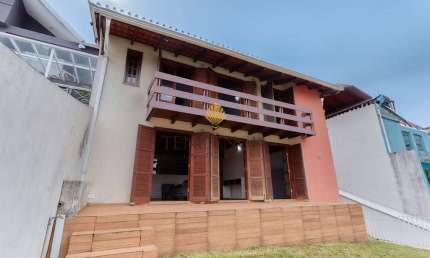 Casa com 3 dormitórios à venda, 201 m2 por R  1.060.000,00 - Santo Inácio - Curitiba PR
