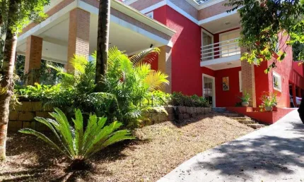 Casa com 3 dormitórios à venda, 452 m2, JARDIM AMÉLIA, PINHAIS - PR