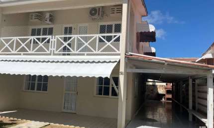 Casa duplex para Vender em condomínio fechado,  À beira mar,  Lazer completo