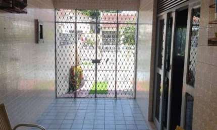 Casa no bairro de Campo Grande, próximo a estrada de Belém, com 5 quartos.