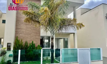 Vendo Casa nova em Casa em Condomínio Foz do Joanes em Buraquinho com 145m2, 4 suítes completas , cozinha e área de serviço com armários.