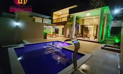Vendo linda Casa Dúplex em condomínio fechado com arquitetura diferenciada com 4/4, 3 suítes, piscina privativa  com espaço gourmet, jardim de inverno, pé direito altissimo.