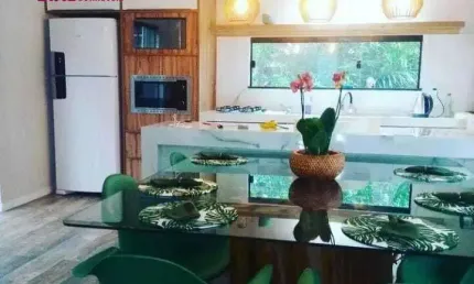 Vendo Lindo Sítio  com 1.200m2 total com casa térrea  nova  com piscina, espaço  gourmet  e muita área  verde para ampliação e cultivo de frutos, todas bancadas e materiais utilizados  linha A de prim