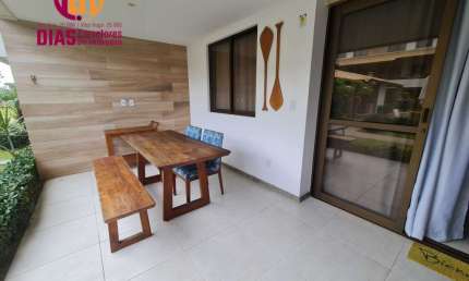 Vendo  de porteira fechada Casa Gardem pé  na areia com 90m2 completamente  mobiliado e decorado com 2/4, suítes, espaço privativo gourmet  em condomínio com tona melhor praia de Itacimirim tal infrae