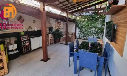 Vendo Casa dúplex em Condominio fechado com total infraestrutura em Stella Maris com 214m2 com 4/4, 2 suítes, espaço gourmet com churrasqueira, 3 vagas de garagens. Pronta!