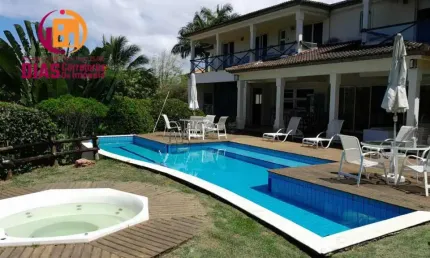 Alugo Casa com 1.100m2 vista mar de Alto Padrão em Patamares dentro de condomínio  fechado com 5/4,  suítes , piscina particular, varandas, mobiliada ou a combinar