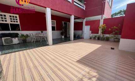 Apartamento térreo à venda de 2/4 com área externa privativa