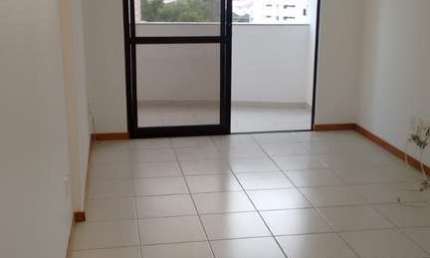 Alugo Apartamento de 83m2 nascente  com 3/4, 01 suíte, 02 vagas cobertas - Stiep com total infraestrutura - Salvador/BA.
