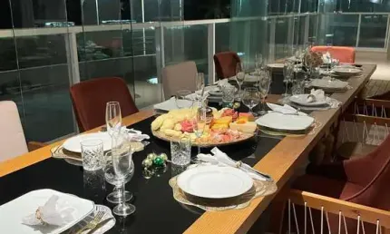 Alugo Apartamento  com 165m2 mobiliado e decorado, varanda gourmet vista mar 3 suítes, 3 vagas - Jaguaribe - Salvador/BA.